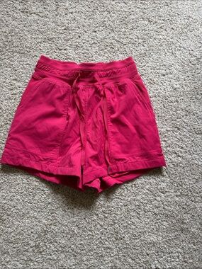 Lululemon Women’s Pink Drawstring Casual Shorts